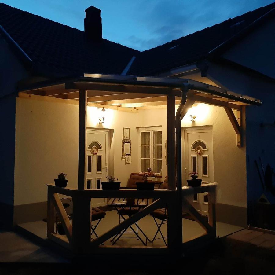 Edina Vintage Vendeghaz Lejlighed Mosonmagyaróvár Eksteriør billede